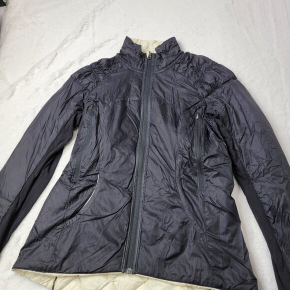 Lululemon Women's Black Cream 650 Fill Run Turn Around Reversible Jacket Size 8 - Picture 2 of 7